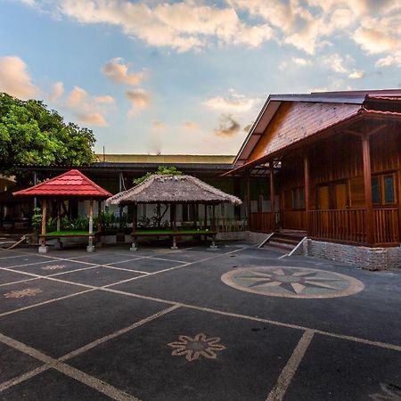 מטאראם Oyo 1427 Azzahra Guest House Syariah מראה חיצוני תמונה