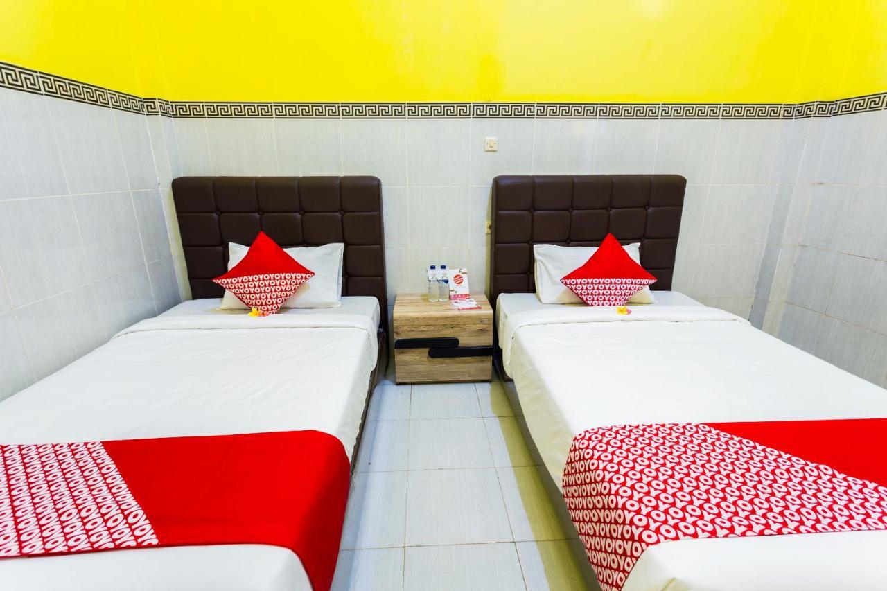 מטאראם Oyo 1427 Azzahra Guest House Syariah מראה חיצוני תמונה